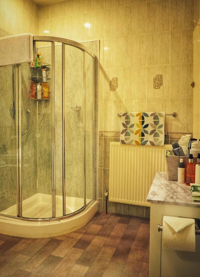 Alma Cliffe Guest House Barnoldswick Bagian luar foto