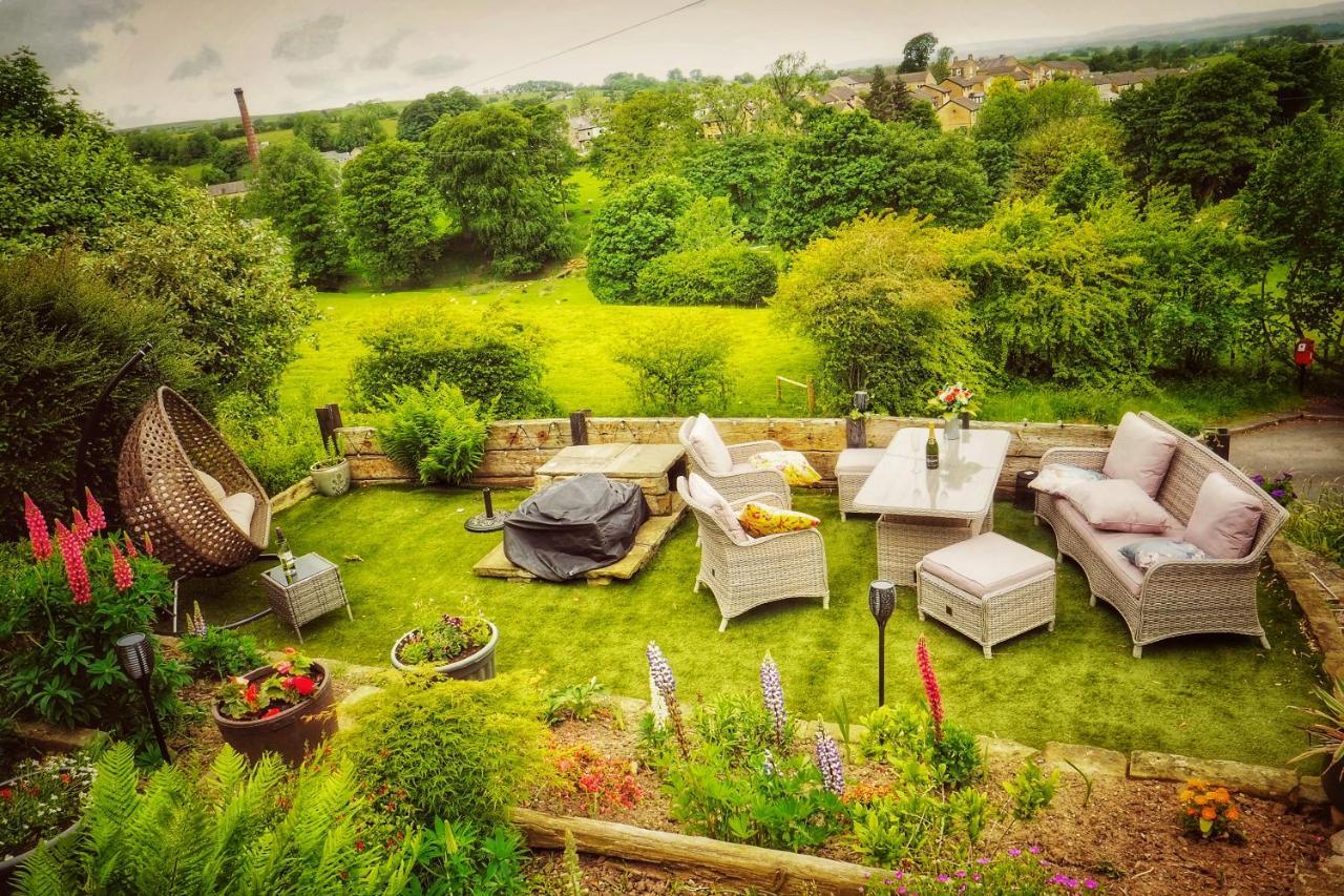 Alma Cliffe Guest House Barnoldswick Bagian luar foto