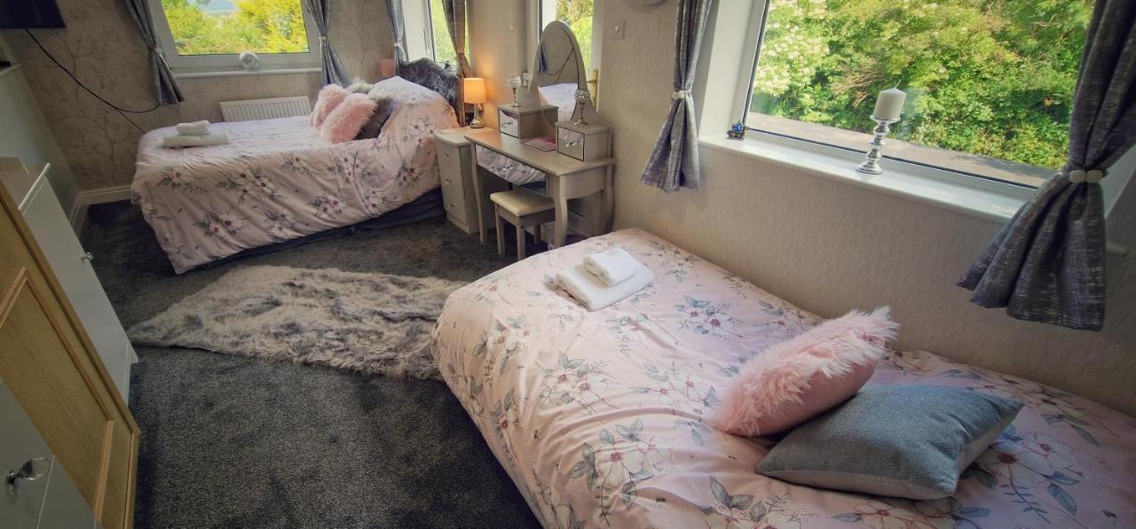 Alma Cliffe Guest House Barnoldswick Bagian luar foto