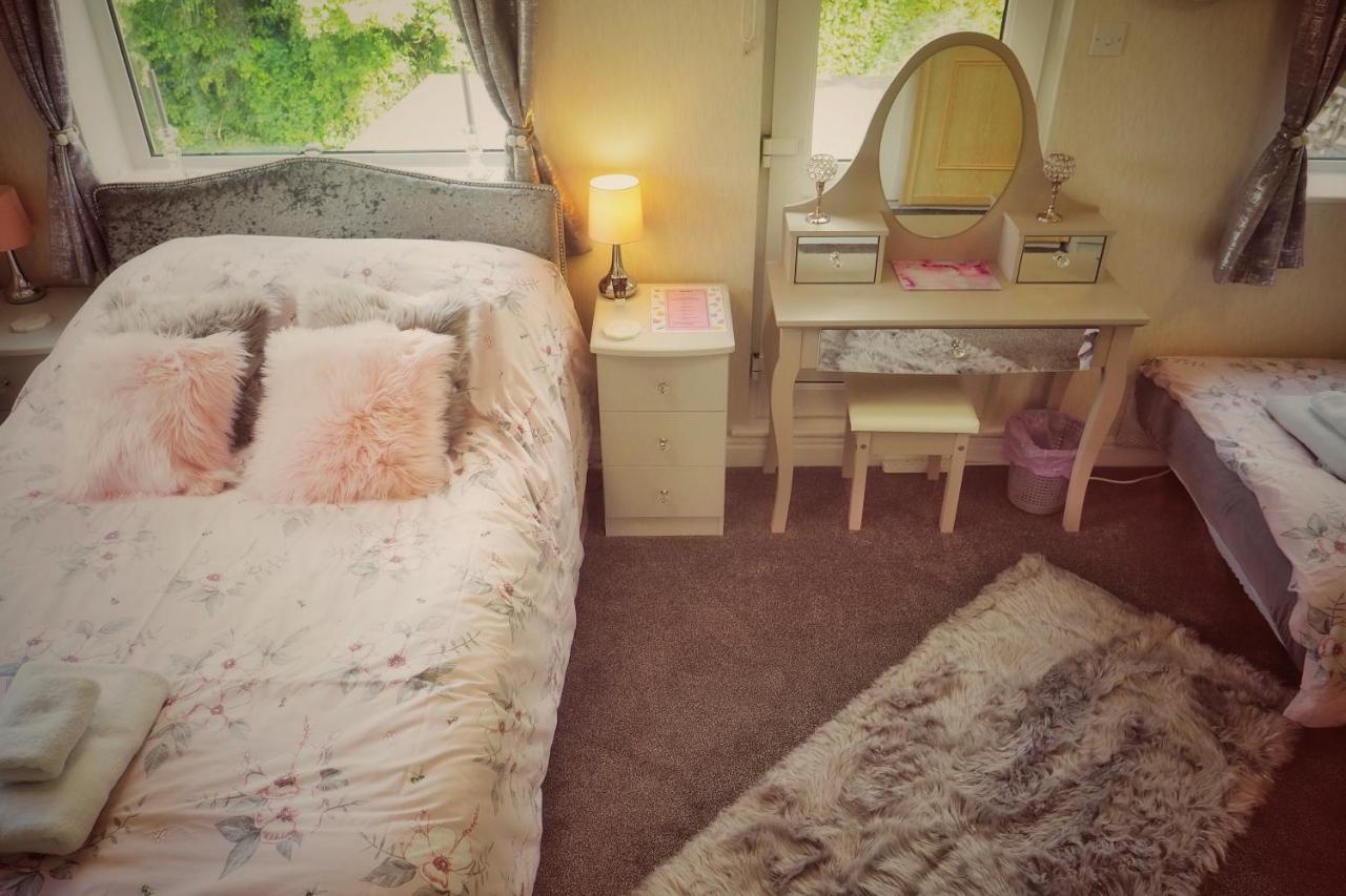 Alma Cliffe Guest House Barnoldswick Bagian luar foto