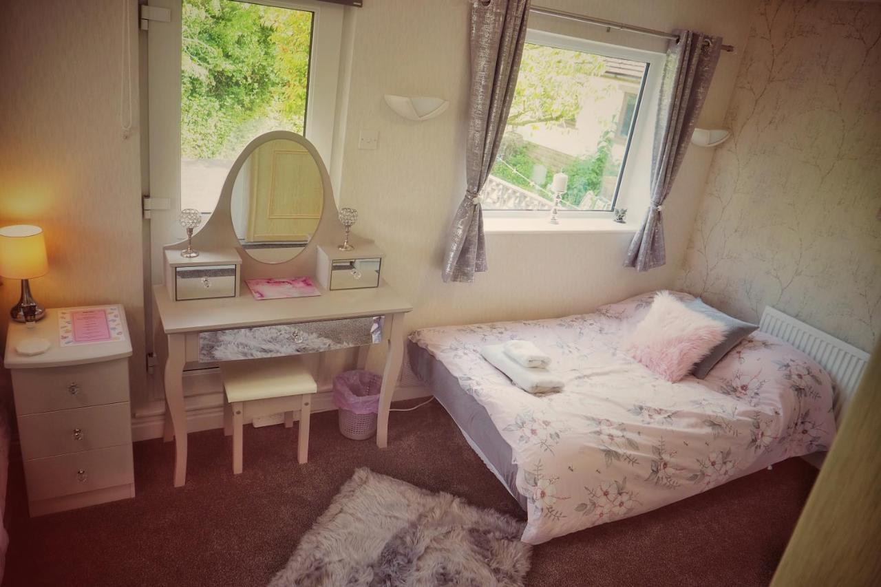 Alma Cliffe Guest House Barnoldswick Bagian luar foto