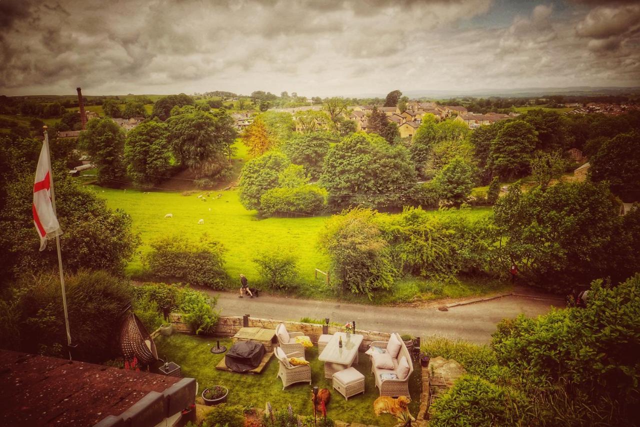 Alma Cliffe Guest House Barnoldswick Bagian luar foto